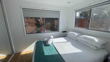 Park Cabin | 1 bedroom, bed sheets