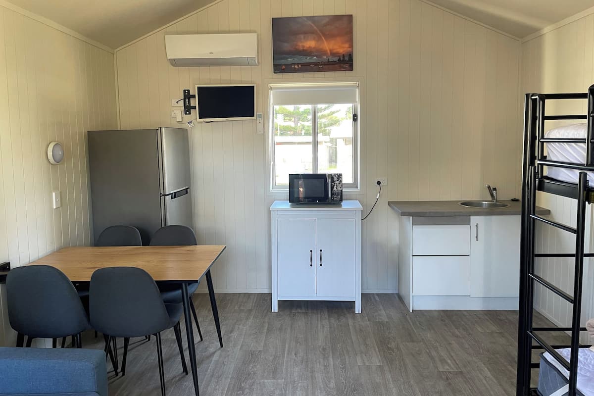 Beach Cabin | 1 bedroom, bed sheets