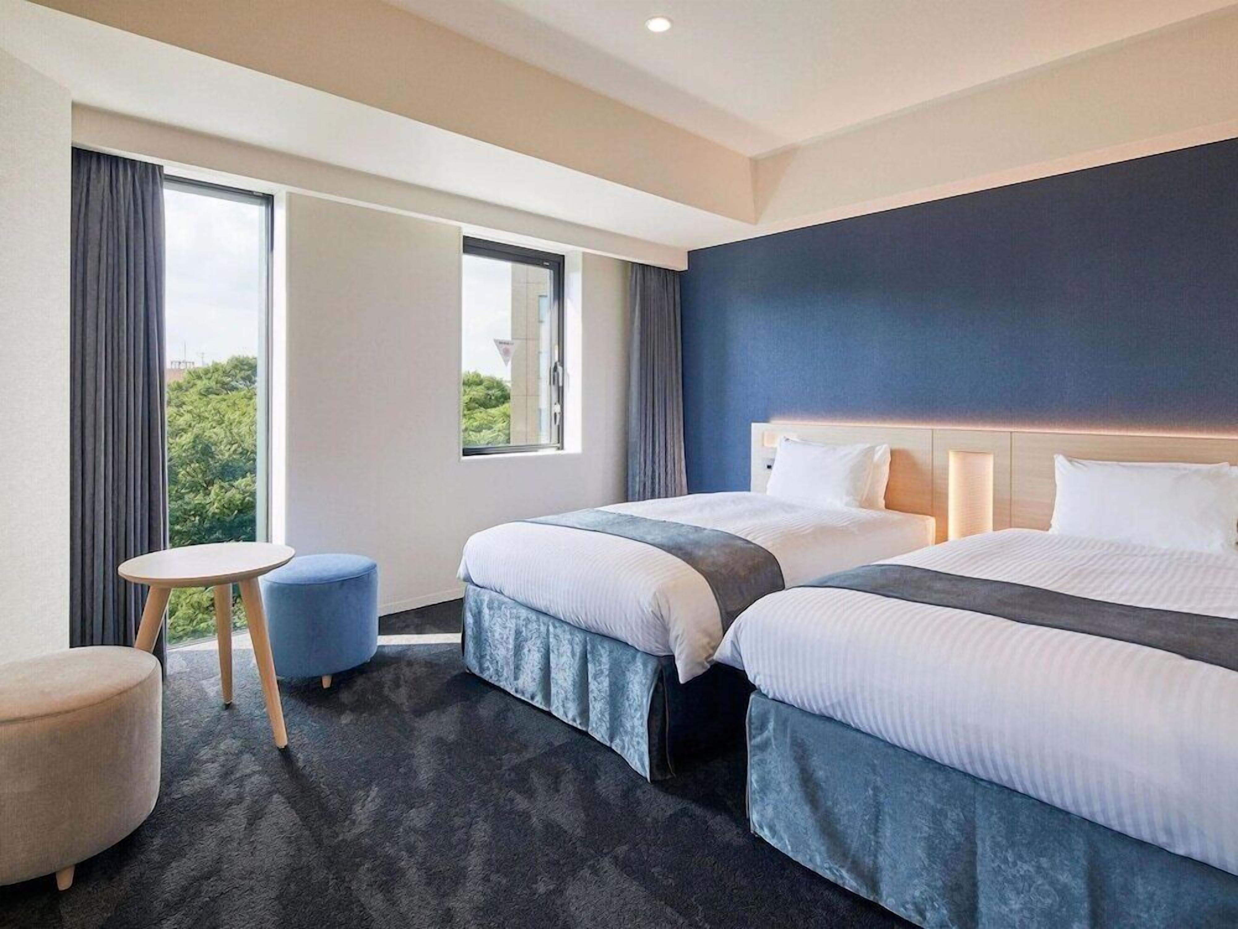 Down comforters, in-room safe, desk, free WiFi