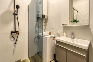 Baignoire, serviettes fournies
