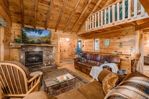 Smart TV, fireplace, video games, books - Spring Mtn View! Handicap, Hot Tub, Air Hockey (Sevierville)