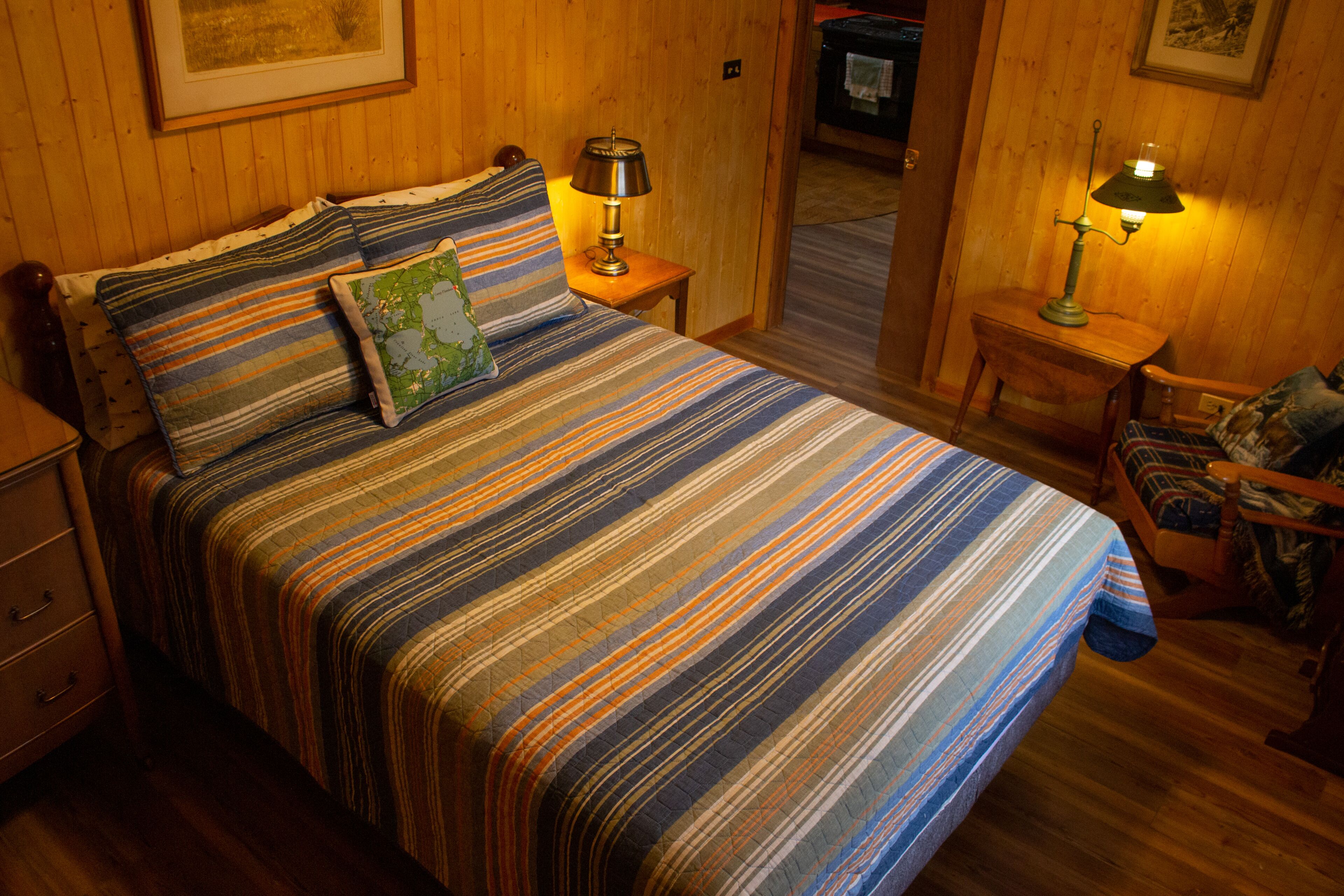 2 bedrooms, in-room safe, desk, iron/ironing board