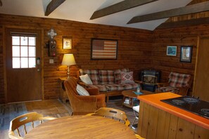 Interior - Charming and Cozy, 3-Season, Fence Lake Cottage with Beautiful Sunset View (Lac du Flambeau)