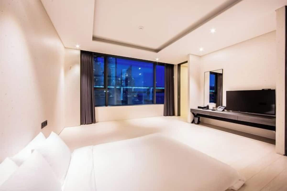 1 quarto, edredons de pluma, cortinas blackout, quartos à prova de som