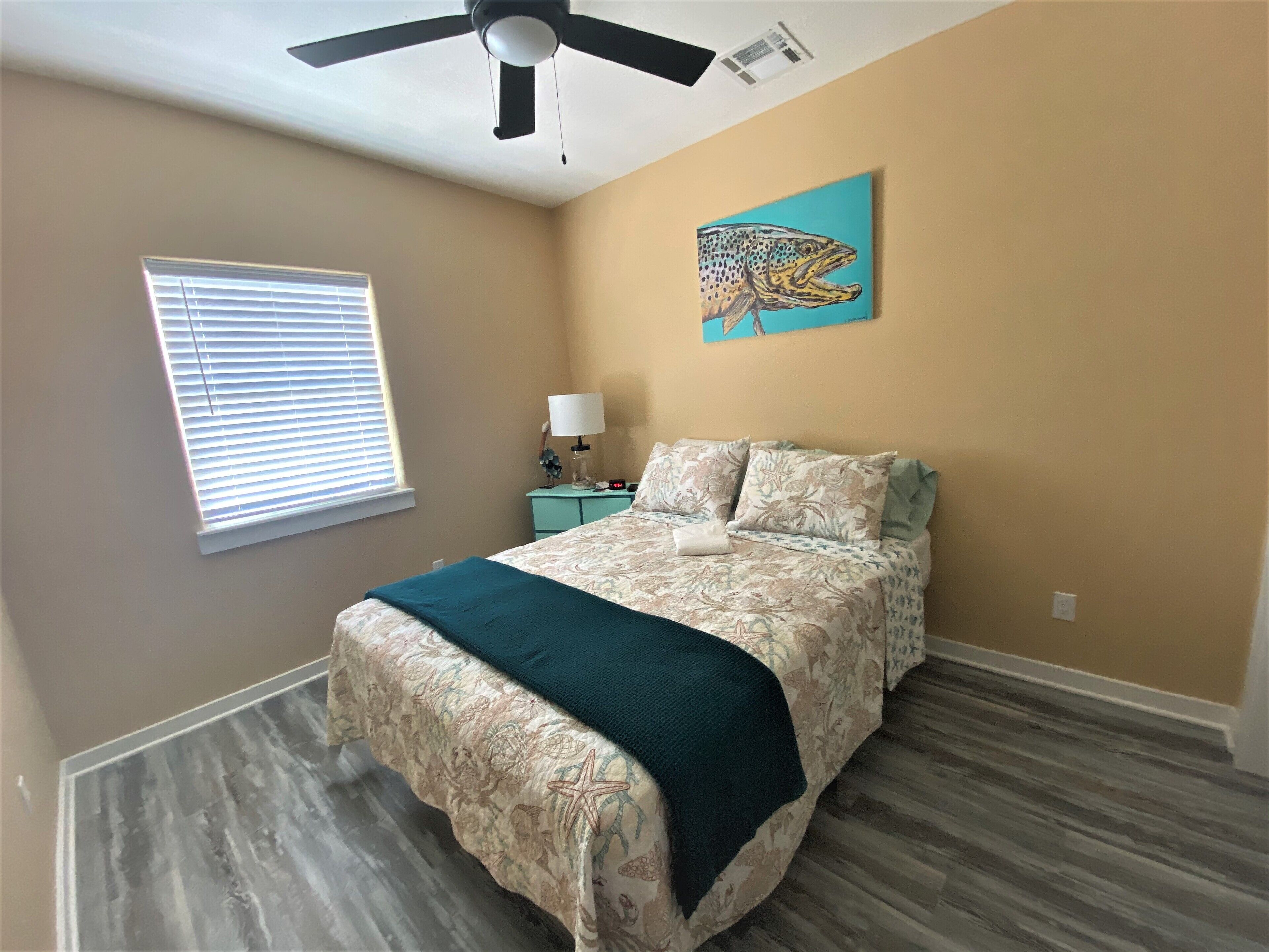 Hackberry Hooker - Private Canal downstairs 300lb. ice machine & restroom