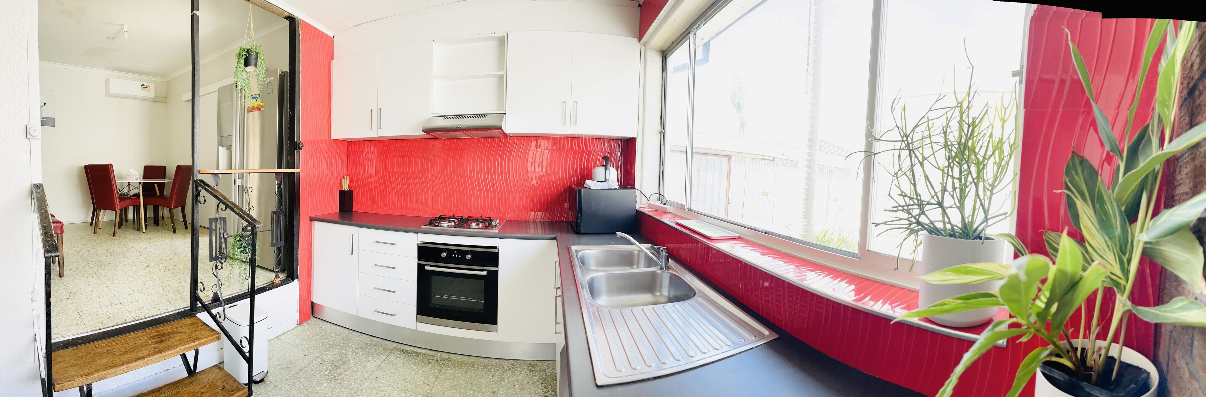 D122  Lovely London Home — image 7