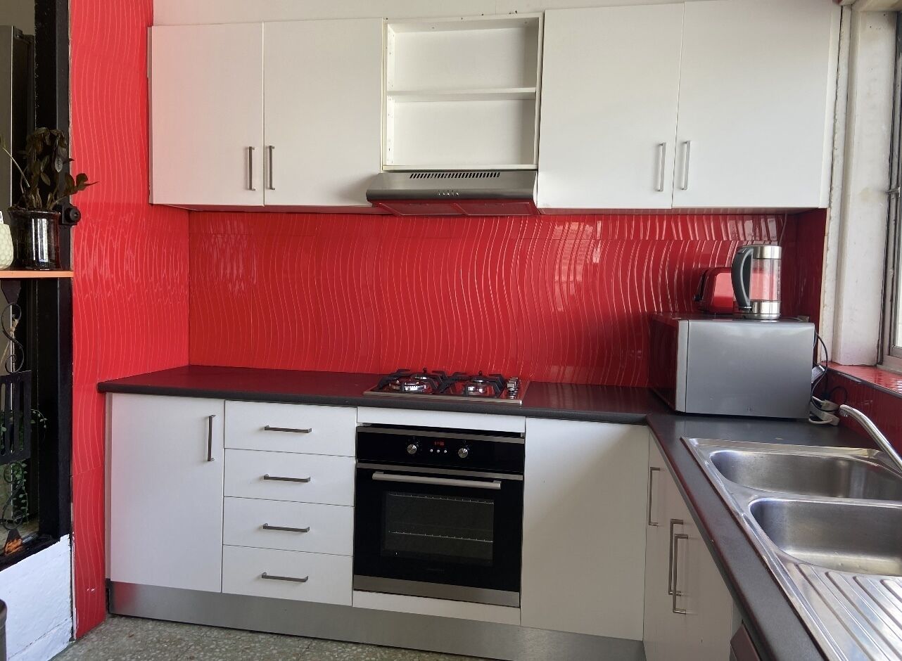 D122  Lovely London Home — image 8