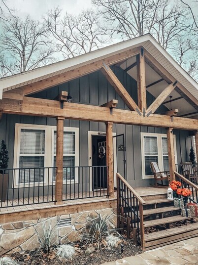 Robin’s Nest Cabin- quiet cove on Lake Hamilton