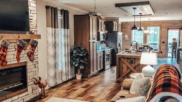 Smart TV, chimenea, videojuegos y estéreo