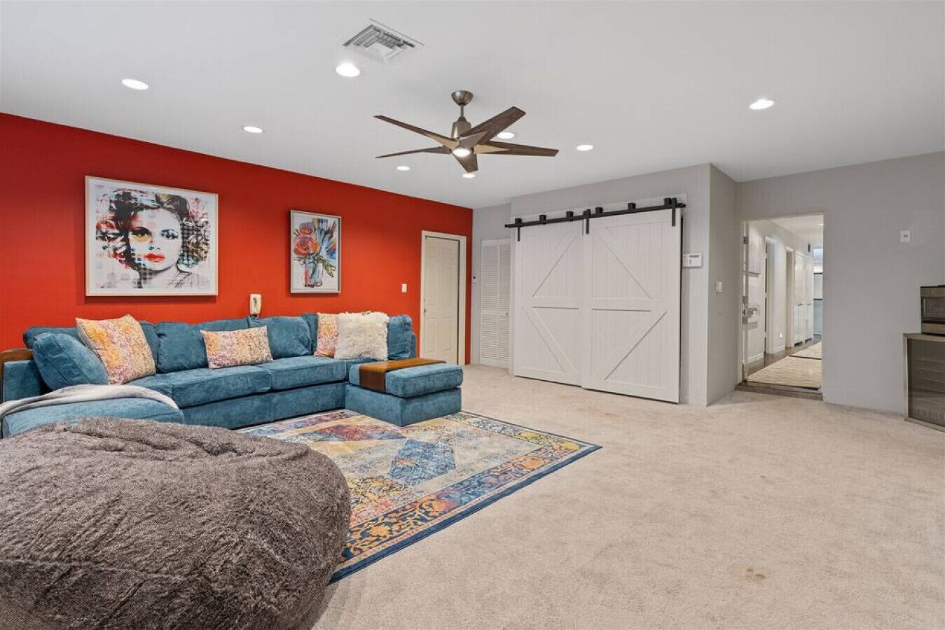 Mountain Ridge - Paradise Valley