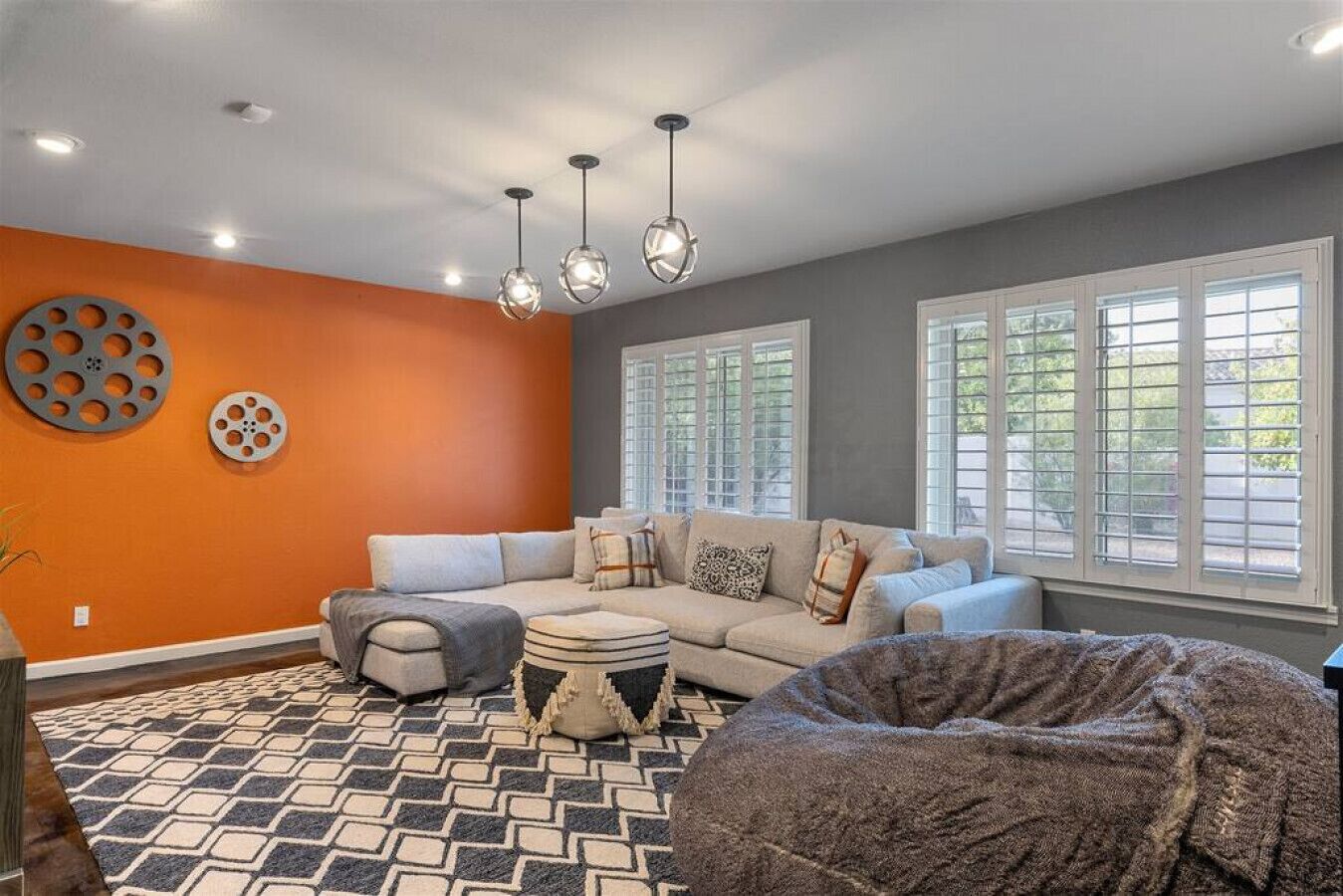 Mountain Ridge - Paradise Valley