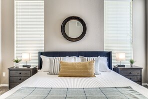 3 Schlafzimmer, Schreibtisch, Bügeleisen/Bügelbrett, kostenloses WLAN