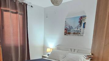 1 chambre, fer et planche Ă repasser, accĂšs Internet