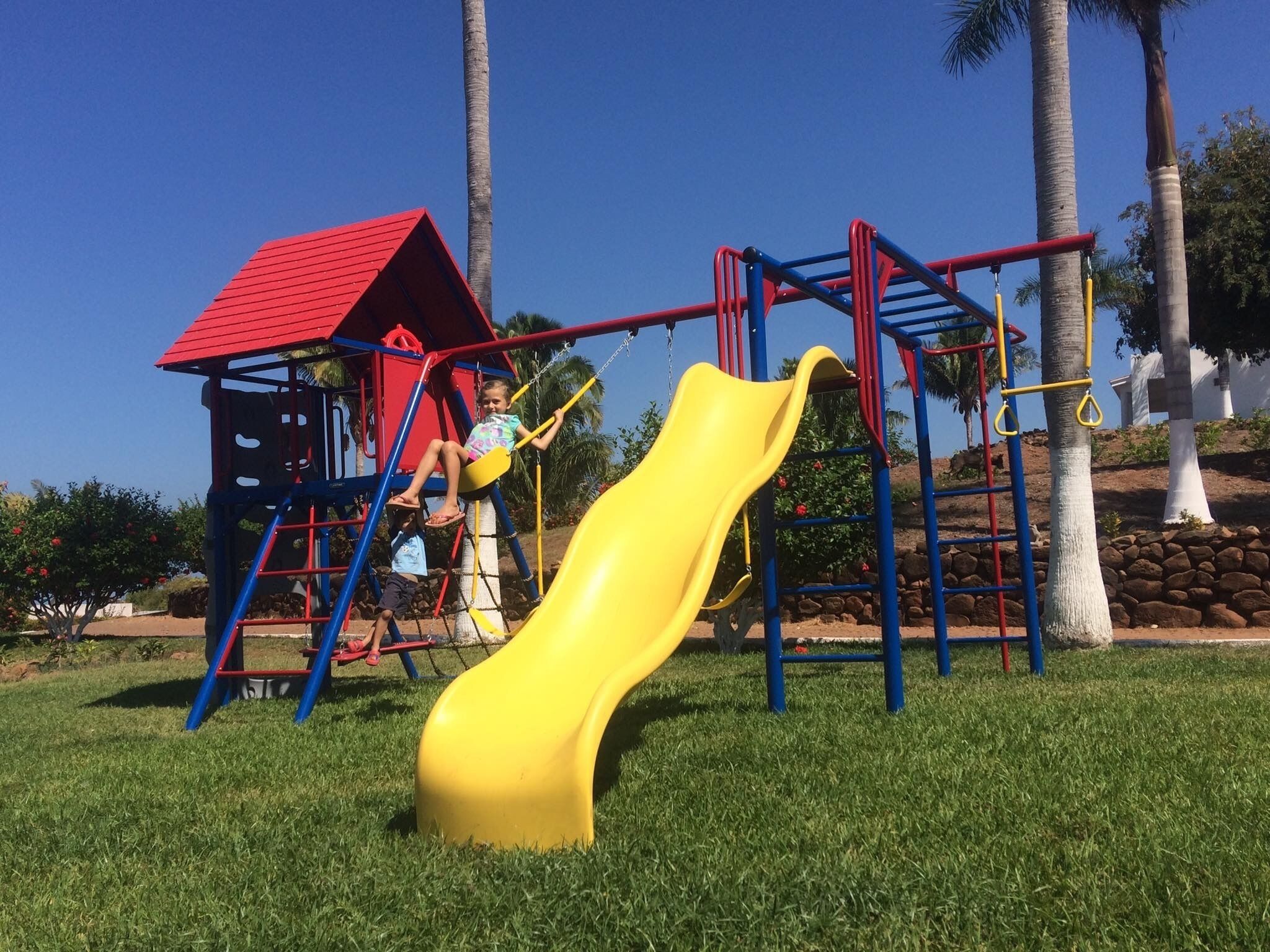 #4 Villa Shared Pool & Spa, 3 Bedrooms/2 Bath, Private Beach Ramada