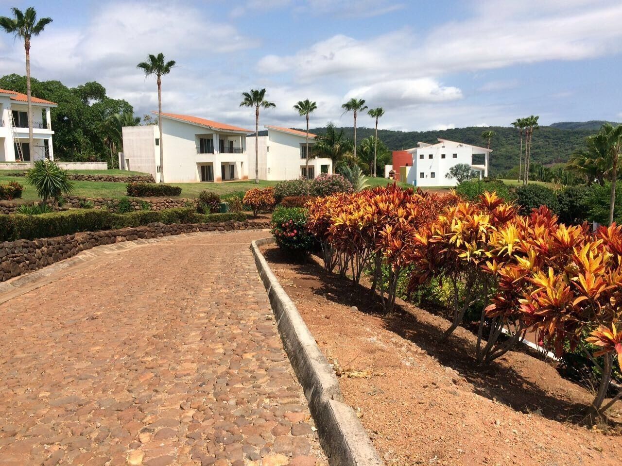 #7 Shared Pool, 3 Bedroom/3 Bathroom, Private beach ramada WIFI SKY