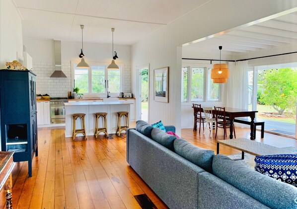 Family Quadruple Room | Living area