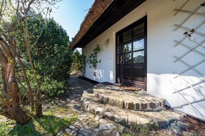 Unclassified image, 2 of 41, button