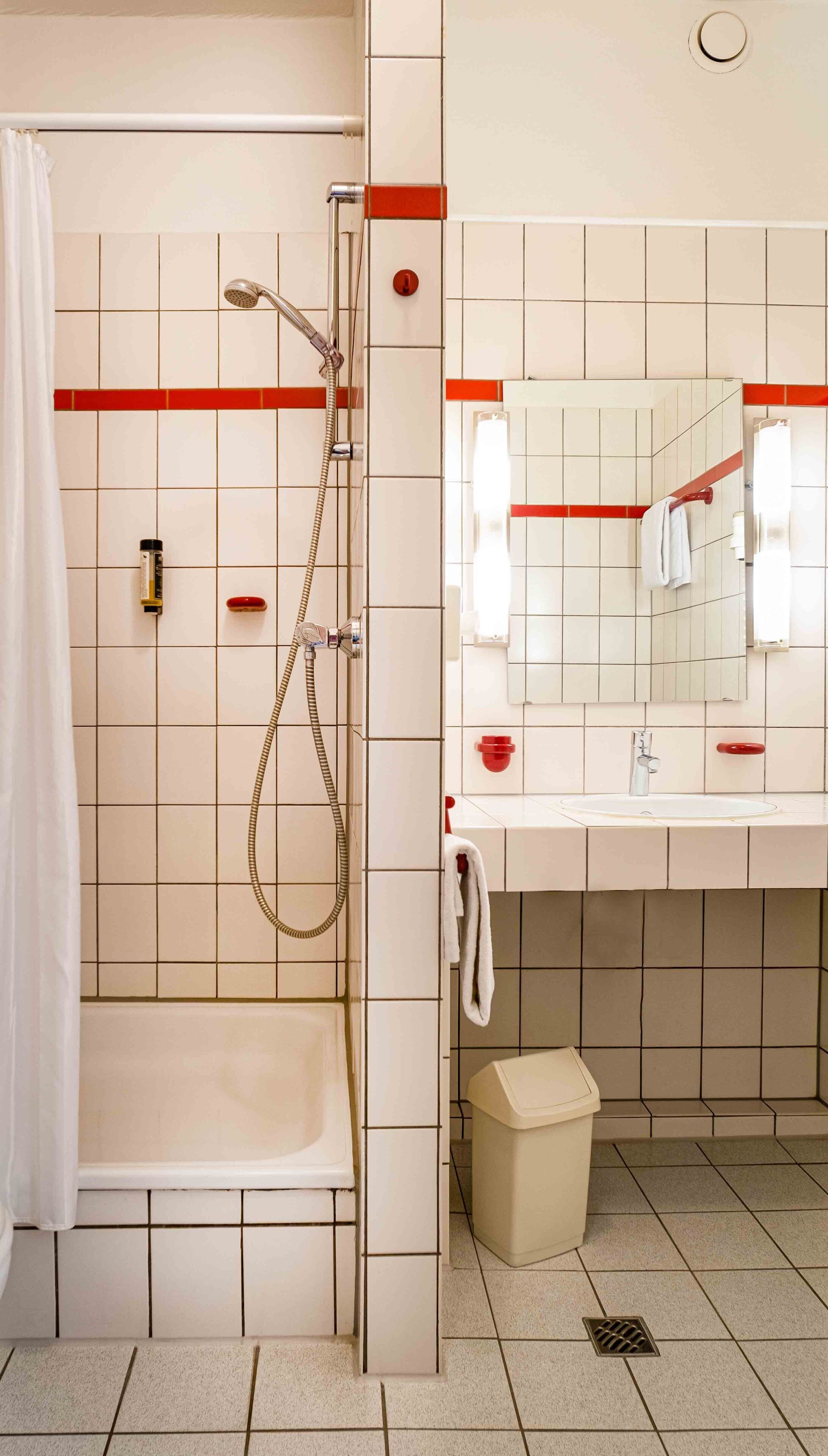 standard double room | bathroom | hair dryer