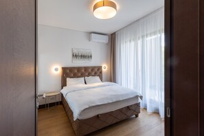 Apartamento luxo | 1 quarto, espaço de trabalho para notebook, cortinas blackout