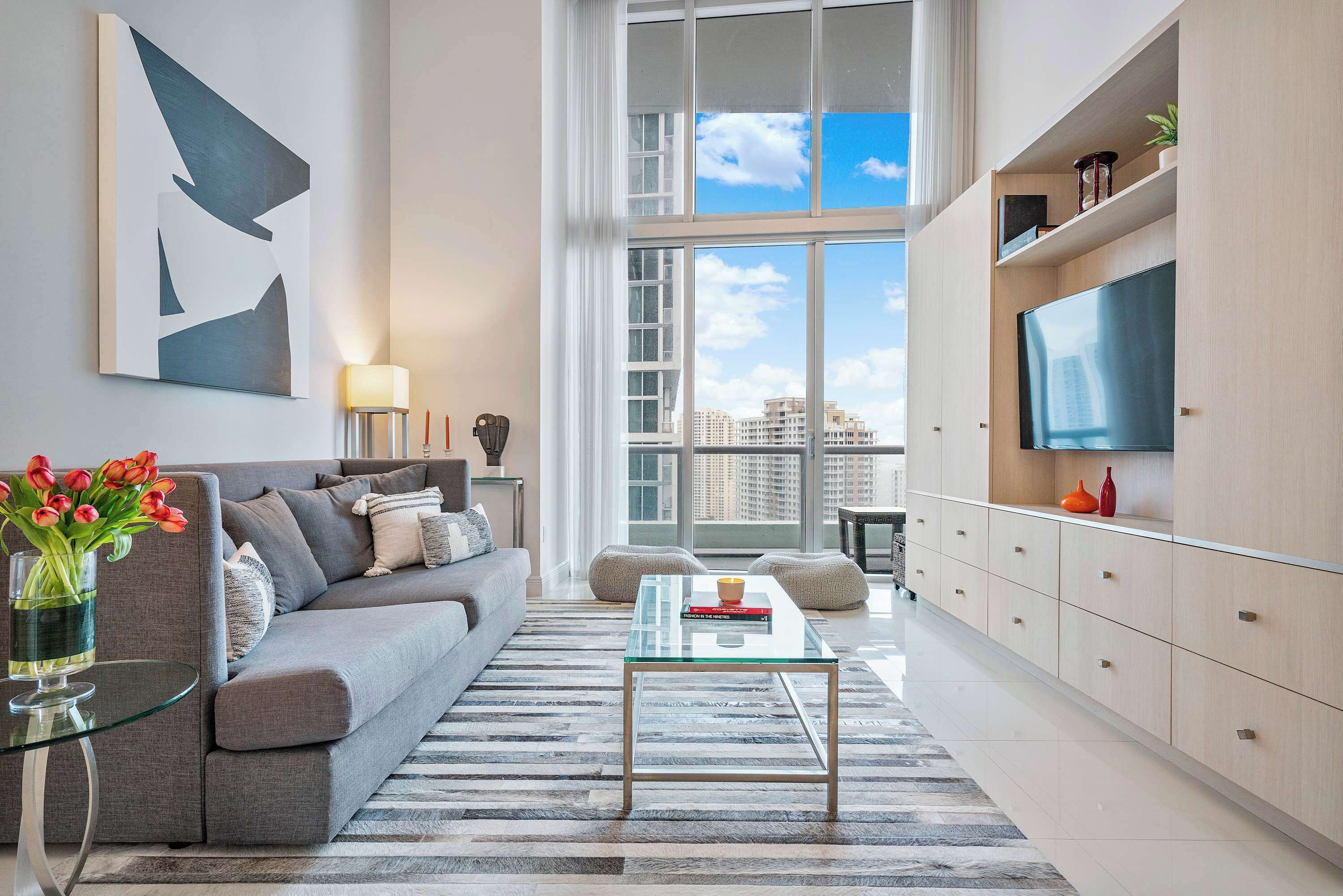 Televisión, oficina