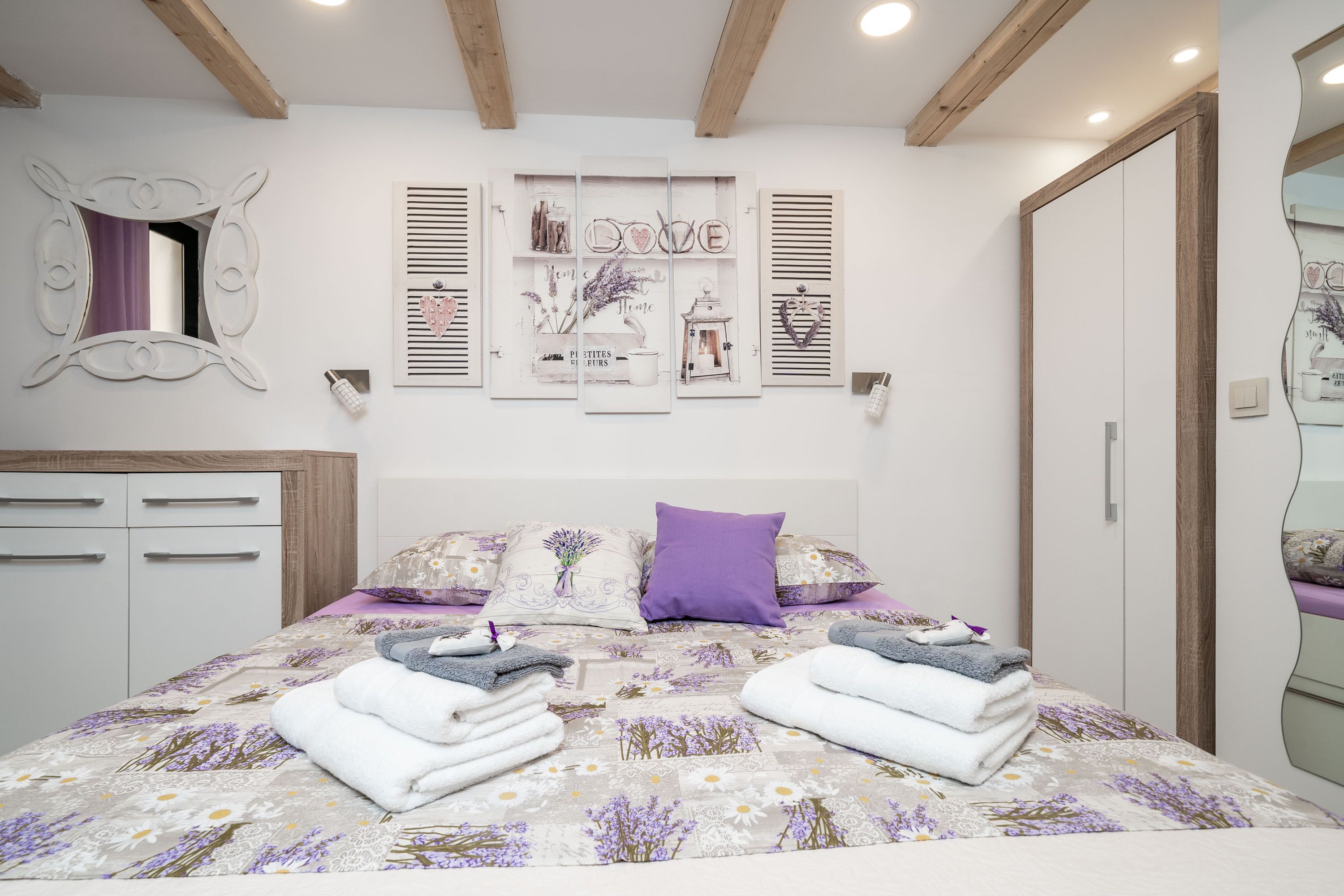 Photo - Lavender Room