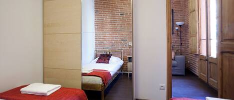 3 Schlafzimmer, Bügeleisen/Bügelbrett, Bettwäsche