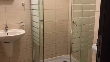 Departamento, 1 habitación, para fumadores | Baño | Toallas
