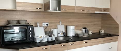 Apartment, 1 Bedroom, Smoking | Private kitchen | Fridge, microwave, electric kettle