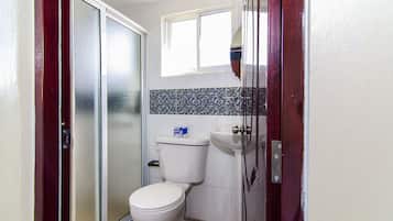 Apartment, 1 Bedroom, Balcony, City View | Bilik Mandi