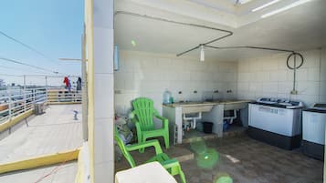 Apartamento, 1 quarto, sacada, vista para a cidade | Lavanderia
