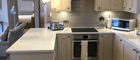 Loft, 2 Bedrooms, Accessible, Balcony | Interior