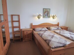 4 habitaciones y ropa de cama