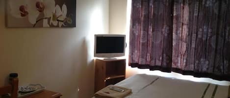 Room, 1 Bedroom, City View | 1 bedroom