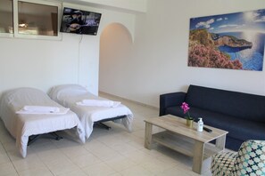 Leilighet, 2 soverom, tilgjengelighetstilpasset, balkong | 3 soverom, lydisolert, strykejern/-brett og wi-fi (inkludert)