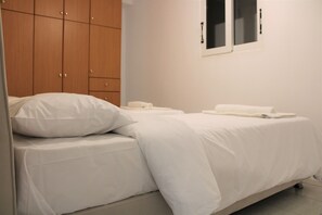 Departamento, 2 habitaciones, con acceso para personas discapacitadas, balcón | 3 habitaciones, insonorización y tabla de planchar con plancha 