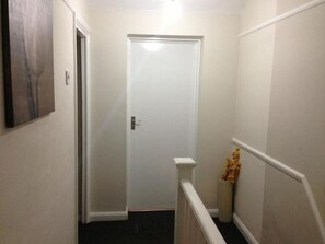 Dormitorio condiviso, 1 camera da letto, vista città | Interni