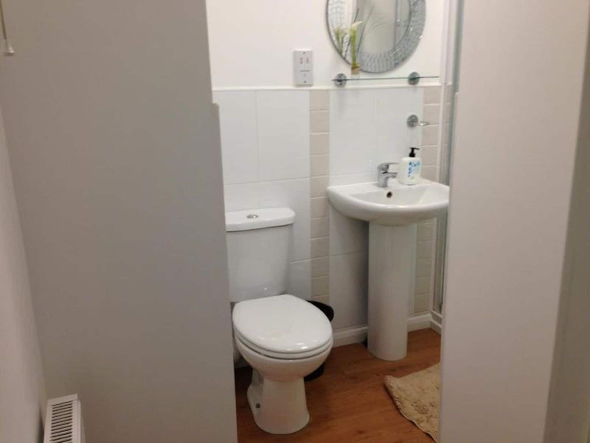 Dormitorio compartido, 1 habitación, vista a la ciudad | Baño | Toallas 