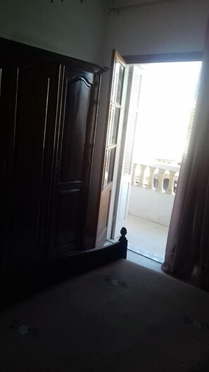 客房, 2 間臥室, 陽台, 花園景觀 | 2 間��臥室、無線上網、床單