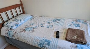 Room, 1 Bedroom, City View | 1 bedroom, WiFi - Room-tiny Single Shared Bathroom Room ss (Hayes)