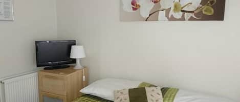 Zimmer, 1 Schlafzimmer, Stadtblick | 1 Schlafzimmer, WLAN