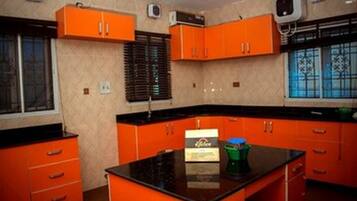 Room, 2 Bedrooms, Accessible, Smoking | Private kitchen