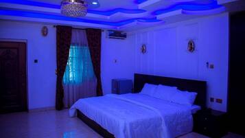 Room, 2 Bedrooms, Accessible, Smoking | 2 bedrooms