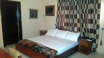 Room, 1 Bedroom, Accessible, Smoking | 1 bedroom