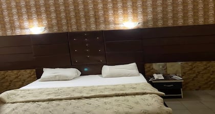 Room-tiffany Hotels and Towers