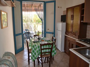 Lägenhet - 2 sovrum - rökare - balkong | Restauranger