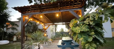 Apartment, 2 Schlafzimmer, Balkon, Gartenblick | Unterkunftsgelände