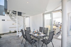Villa, 3 Bedrooms, Smoking, Private Pool | Dining