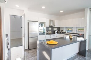 Villa, 3 Bedrooms, Smoking, Private Pool | Private kitchen