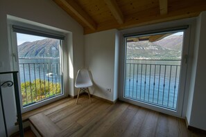 1 habitación y cuna de viaje 