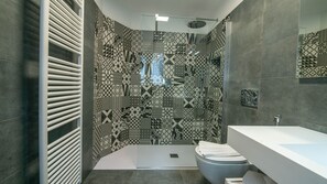 Secador de pelo, shampoo